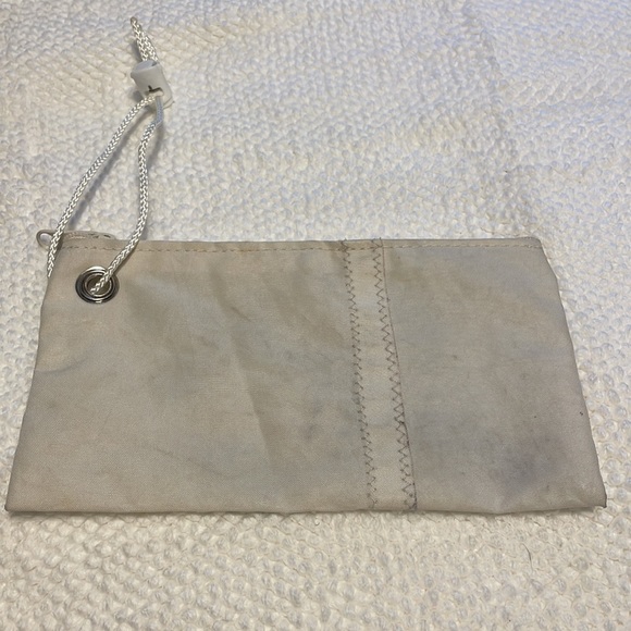 Repurposed Sail Material Wristlet with Anchor - Picture 4 of 6